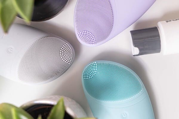 The Ultimate Cleansing Brush - Image 2
