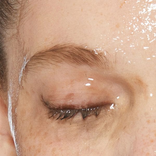 Oil to foam total cleanser - Image 4