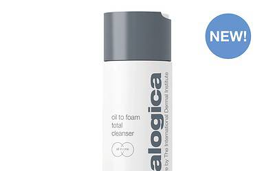 Oil to foam total cleanser